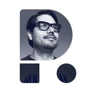 Diseñador gráfico con más de 15 años de experiencia con clientes reales, ofrece dar clases de principios de diseño gráfico, vectorial, retoque de imágenes, composición de layouts y sus principios básicos, integración de las herrameintas de la suite de Ado